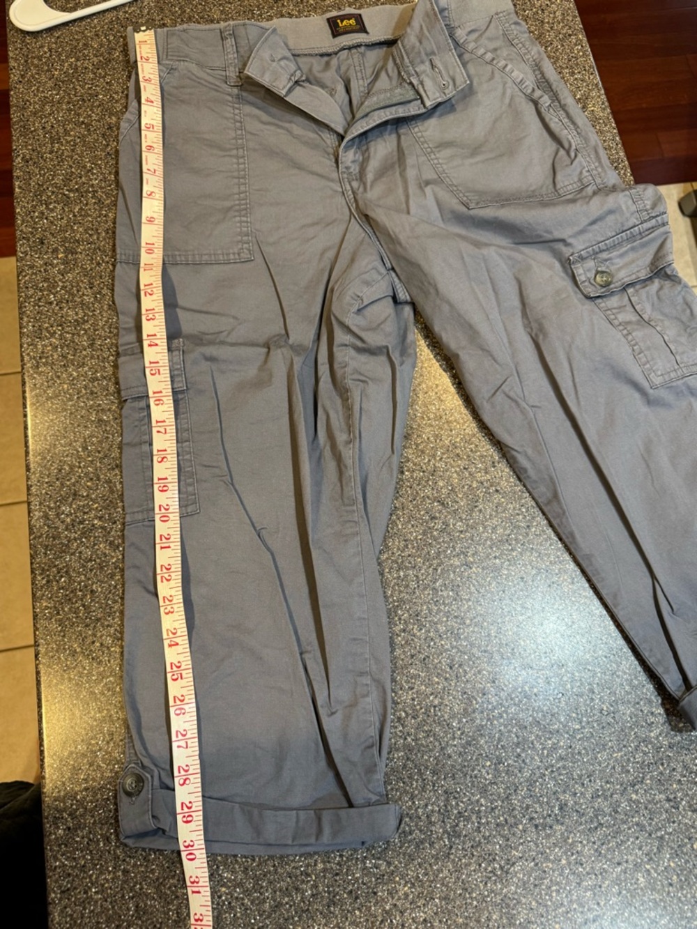 3 pair of Lee cargo flex to go capris, grey, khaki and olive - Picture 4 of 6